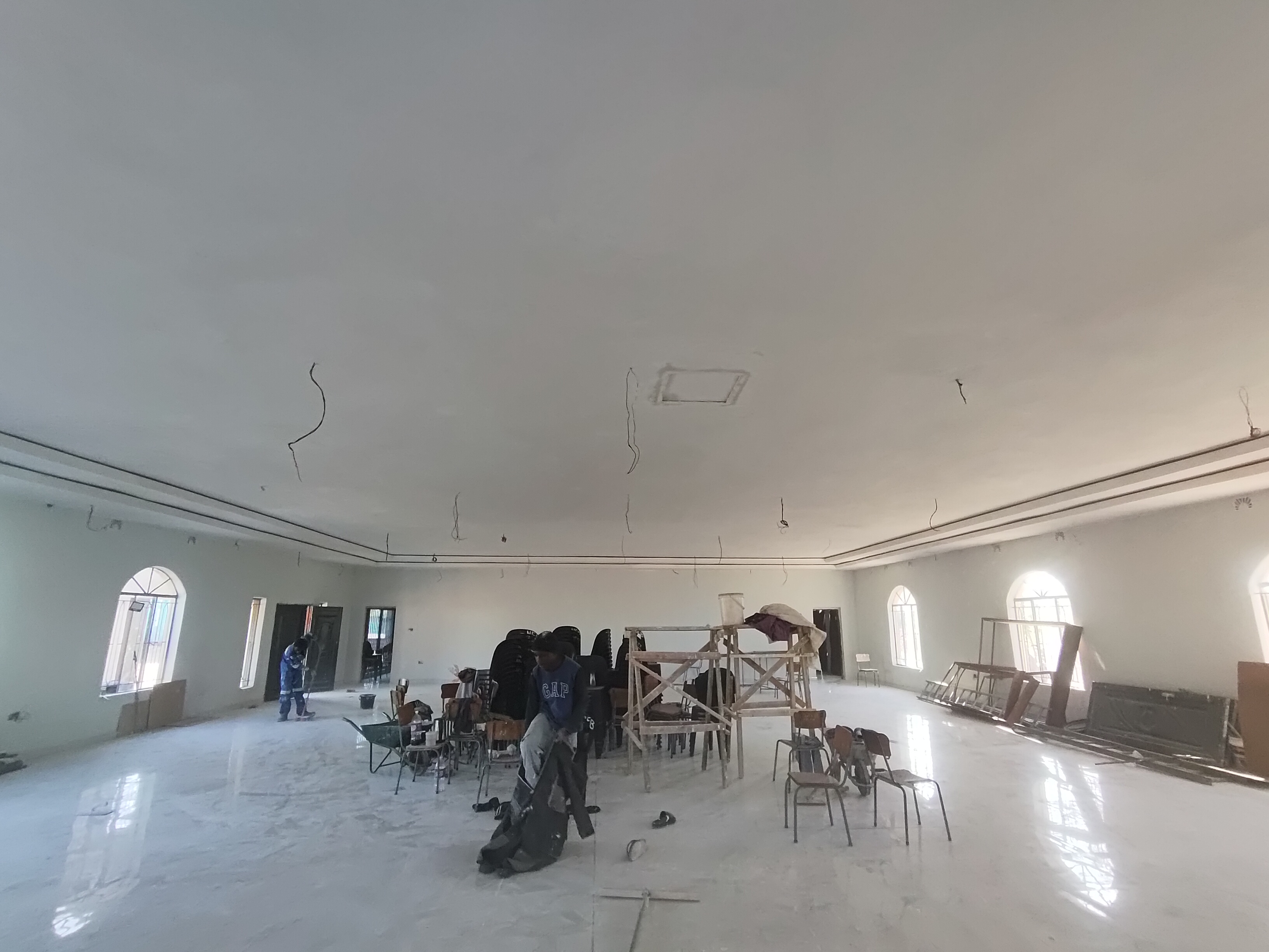 HALL CEILING 